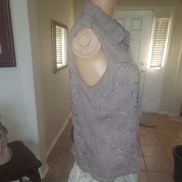 Christopher & Banks M 3d metallic swirls linen like sleeveless top - Picture 3 of 8